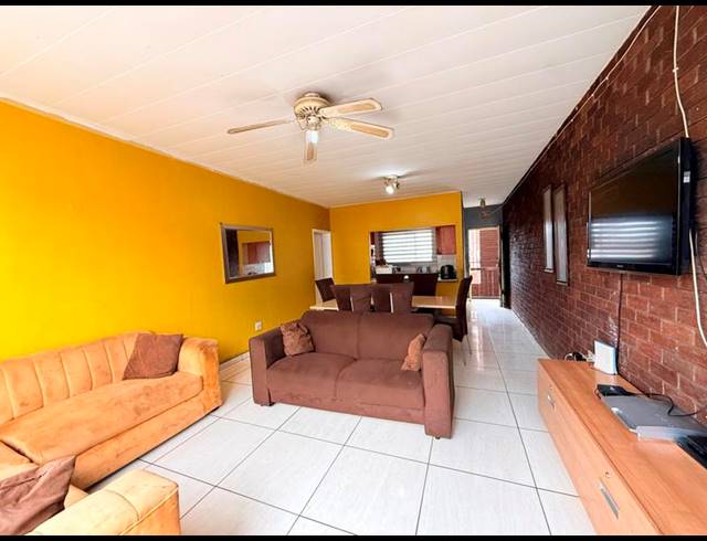 1 BEDROOM APARTMENT FOR SALE IN GERMISTON SOUTH